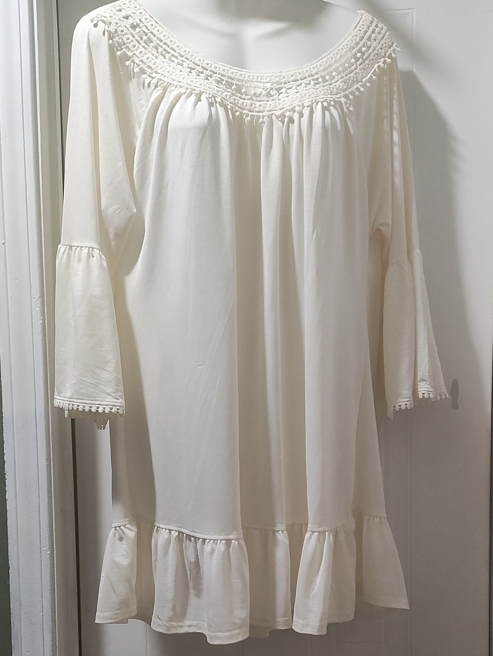 WinWin Cream Crochet-Yoke Nightdress